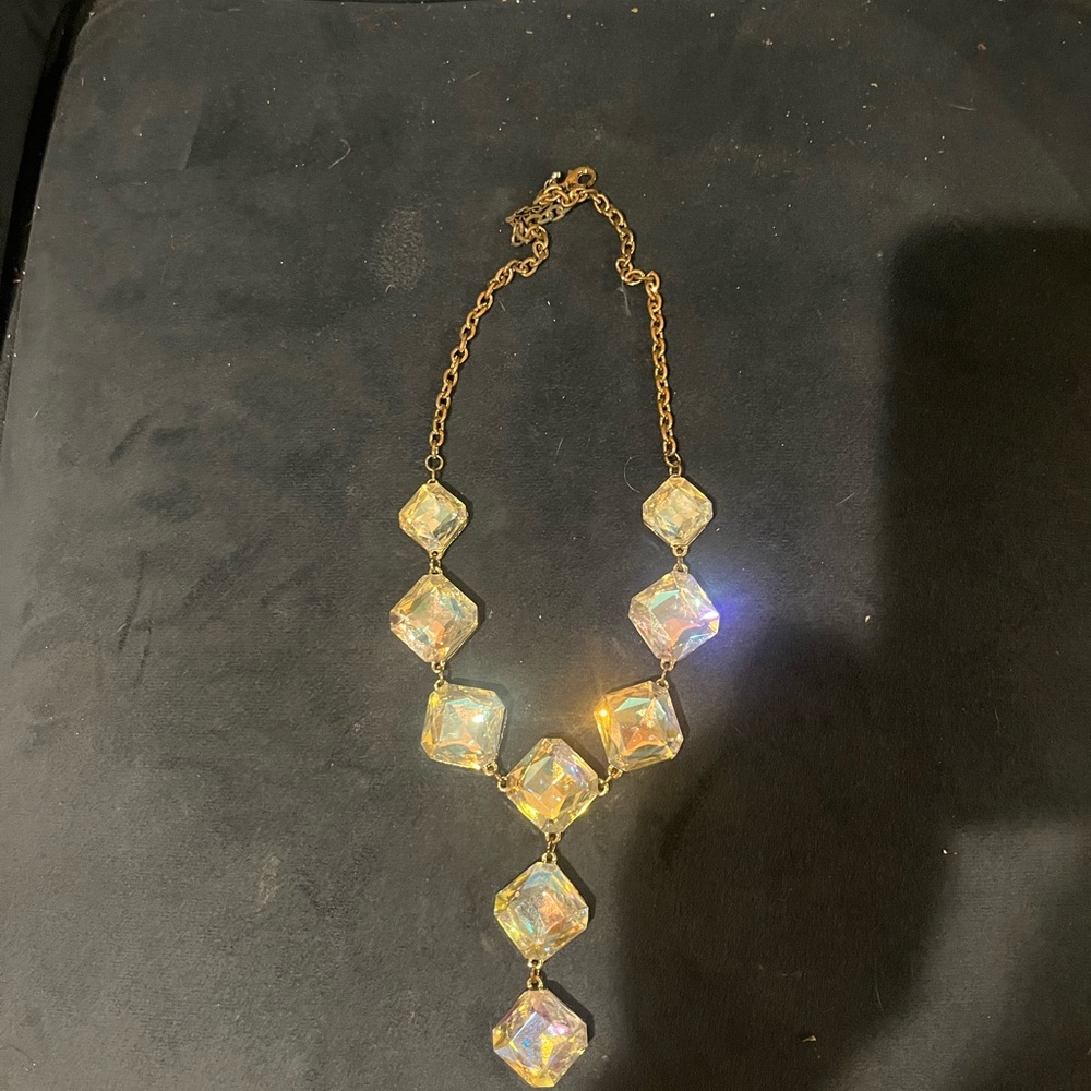Elegant Gold and Iridescent Necklace